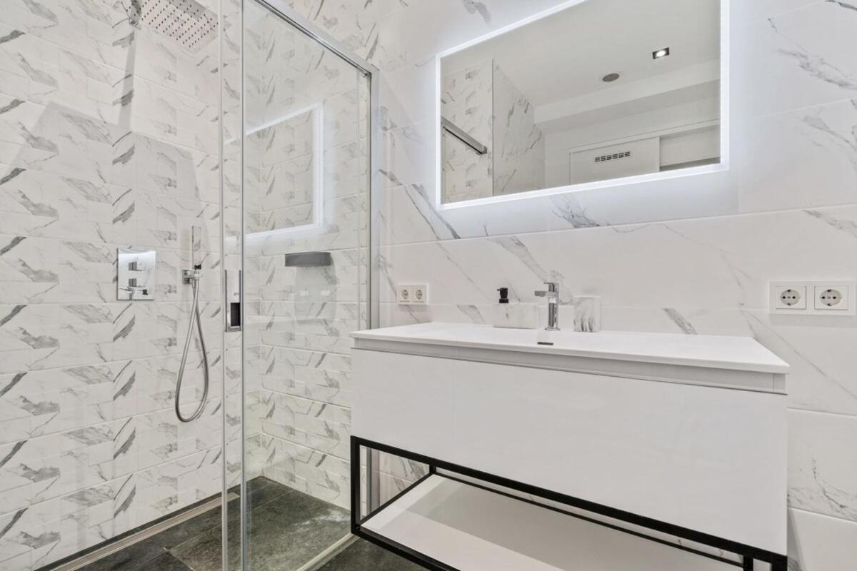 Appartement De Luxe 1 Chambre A Coucher, Centre Commercial, Piscine Et Fitness Luxembourg Extérieur photo